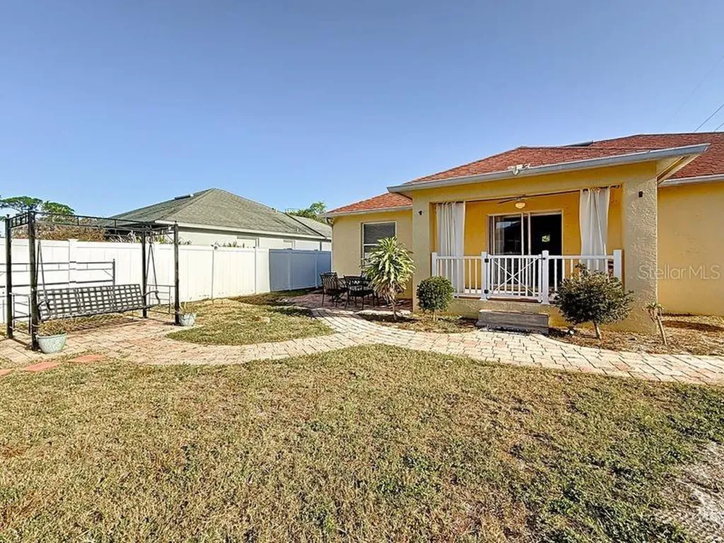 2402 Dryer Avenue Largo FL 33770