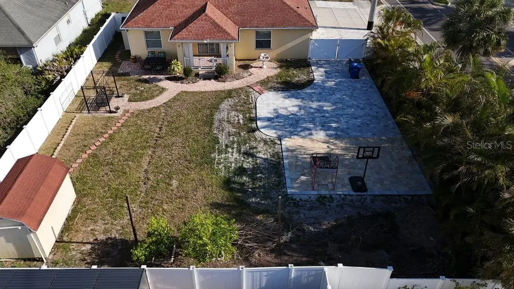 2402 Dryer Avenue Largo FL 33770