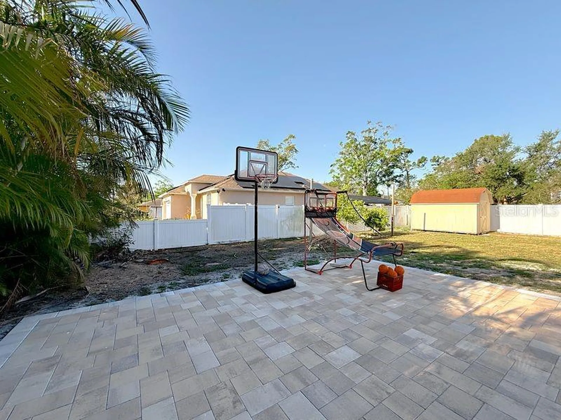 2402 Dryer Avenue Largo FL 33770