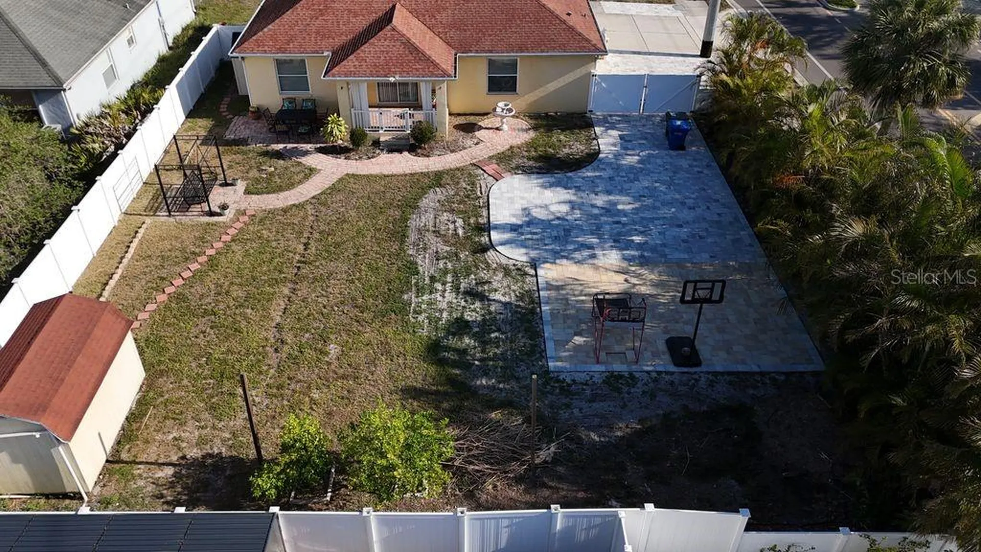 2402 Dryer Avenue Largo FL 33770