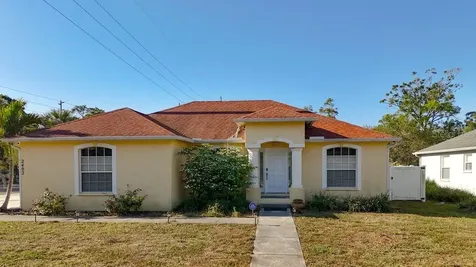 2402 Dryer Avenue Largo FL 33770