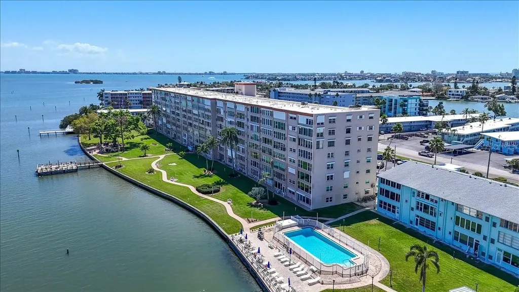 1847 Shore Drive S South Pasadena FL 33707