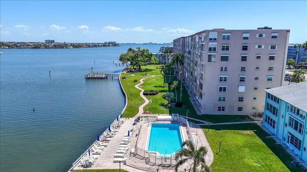 1847 Shore Drive S South Pasadena FL 33707