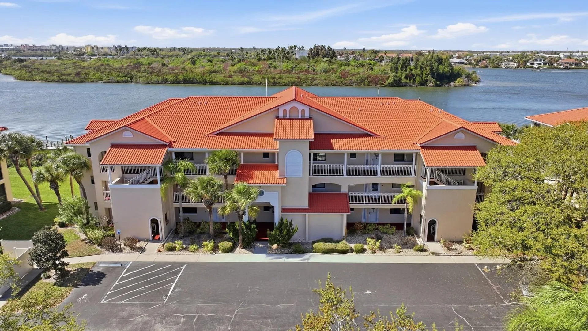 460 Bouchelle Drive New Smyrna Beach FL 32169