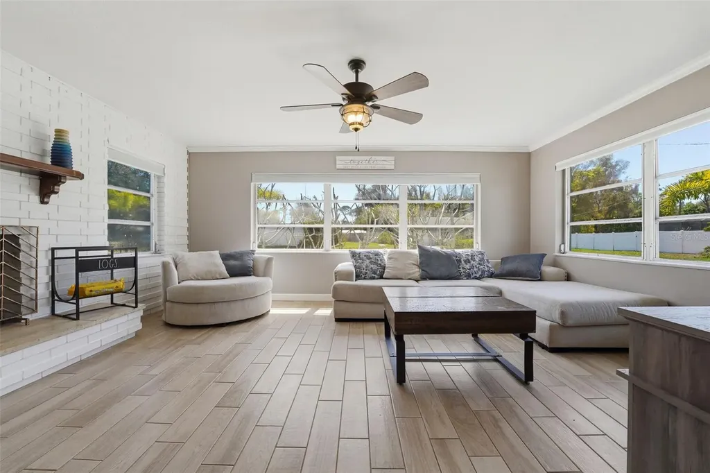2400 Pine Court Nokomis FL 34275