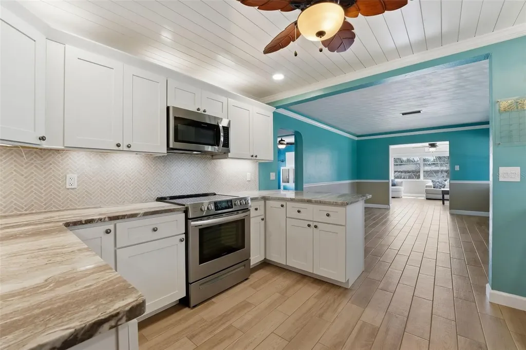 2400 Pine Court Nokomis FL 34275
