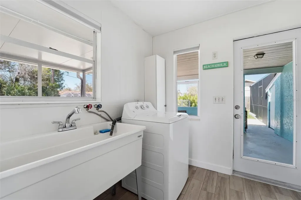 2400 Pine Court Nokomis FL 34275
