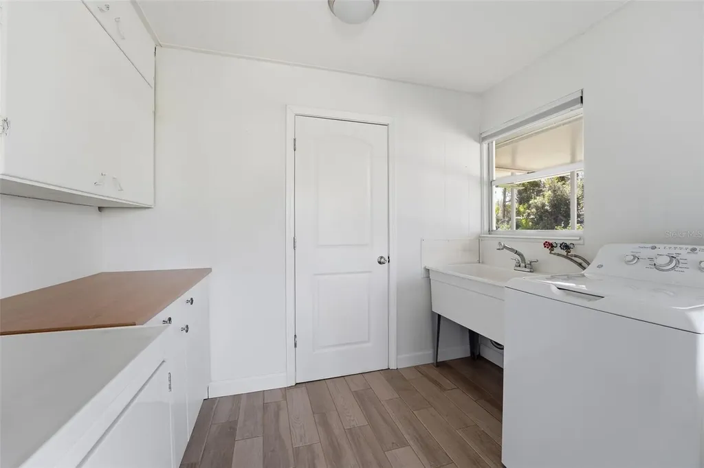 2400 Pine Court Nokomis FL 34275