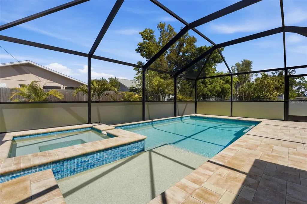 2400 Pine Court Nokomis FL 34275