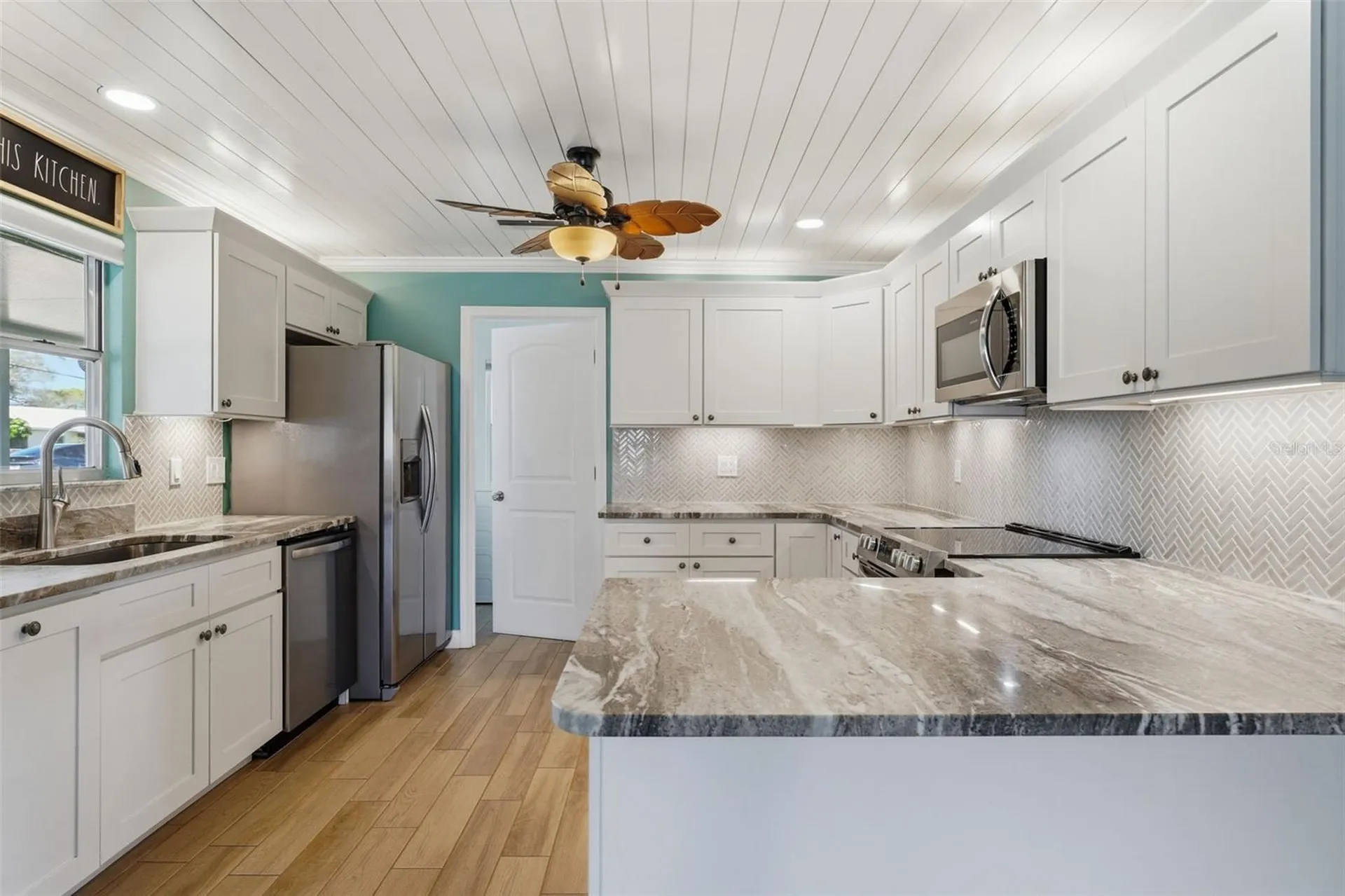 2400 Pine Court Nokomis FL 34275