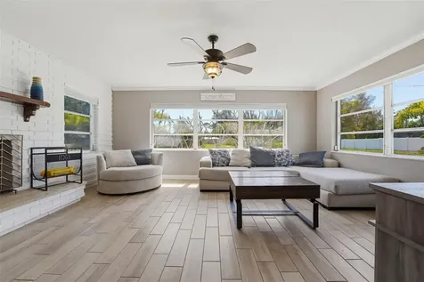 2400 Pine Court Nokomis FL 34275