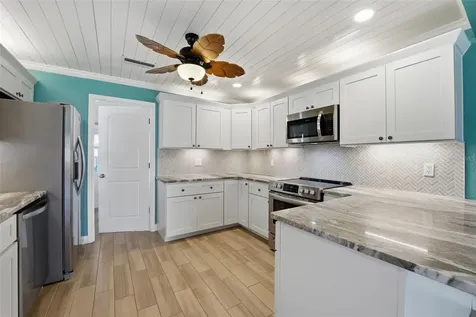 2400 Pine Court Nokomis FL 34275