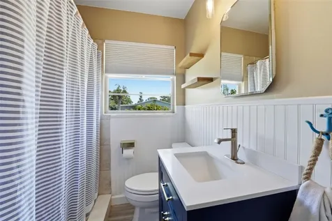 2400 Pine Court Nokomis FL 34275