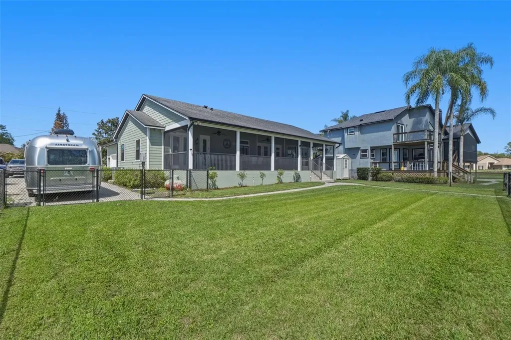 834 Millshore Drive Chuluota FL 32766
