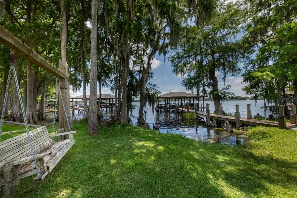 834 Millshore Drive Chuluota FL 32766