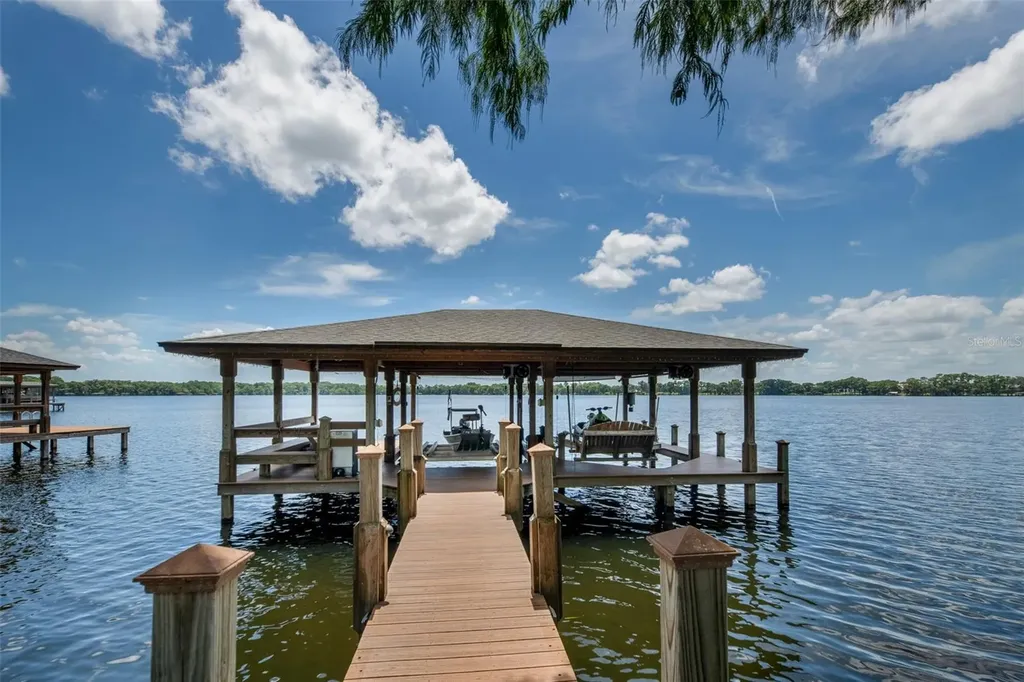 834 Millshore Drive Chuluota FL 32766