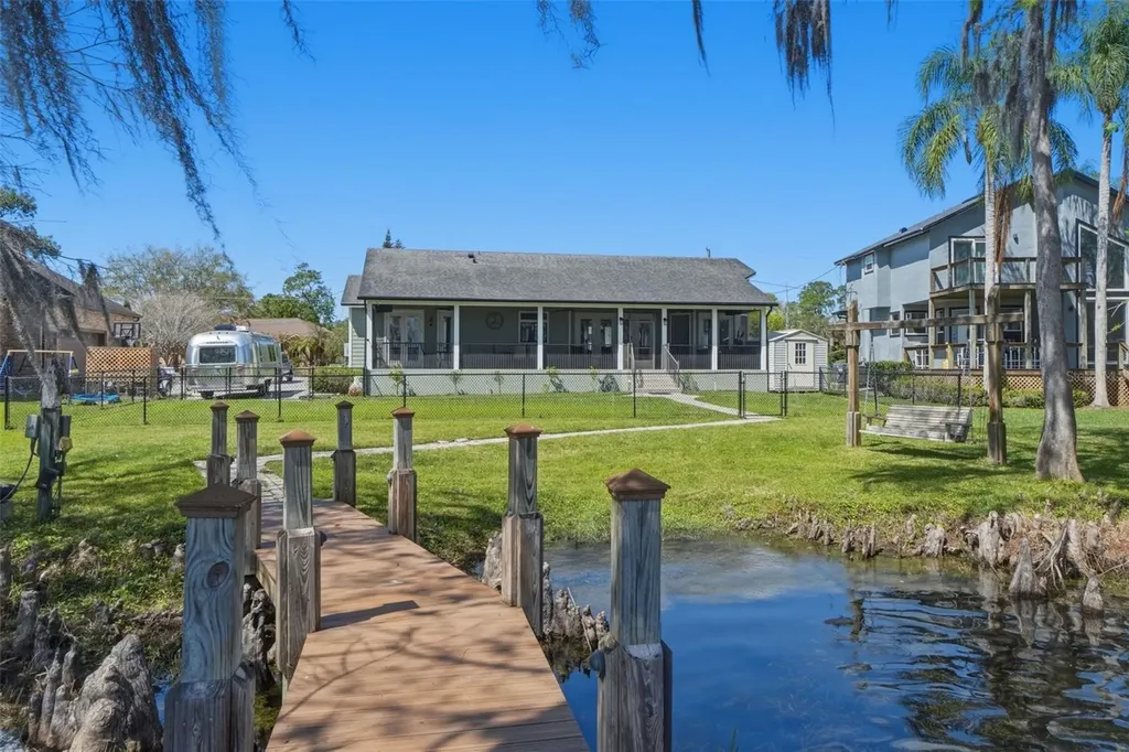 834 Millshore Drive Chuluota FL 32766