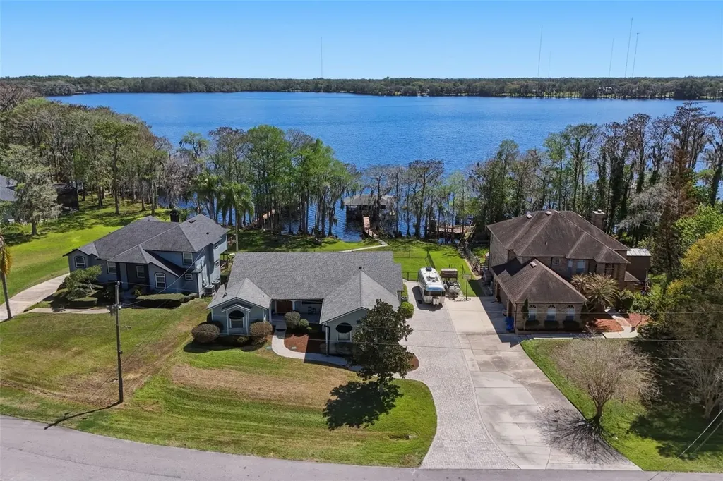 834 Millshore Drive Chuluota FL 32766