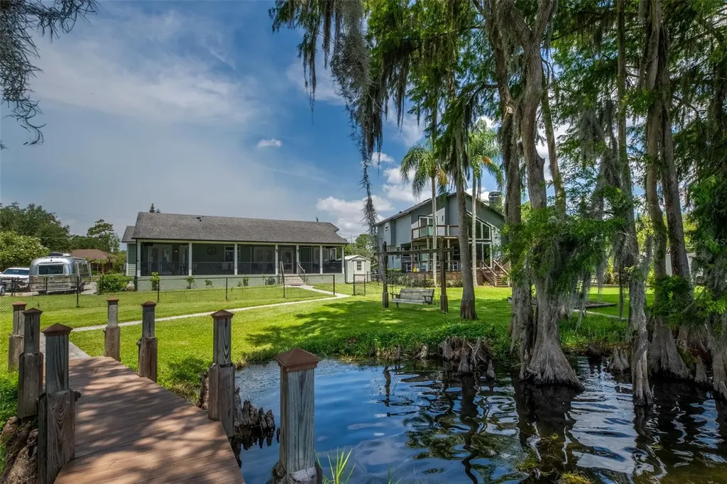 834 Millshore Drive Chuluota FL 32766