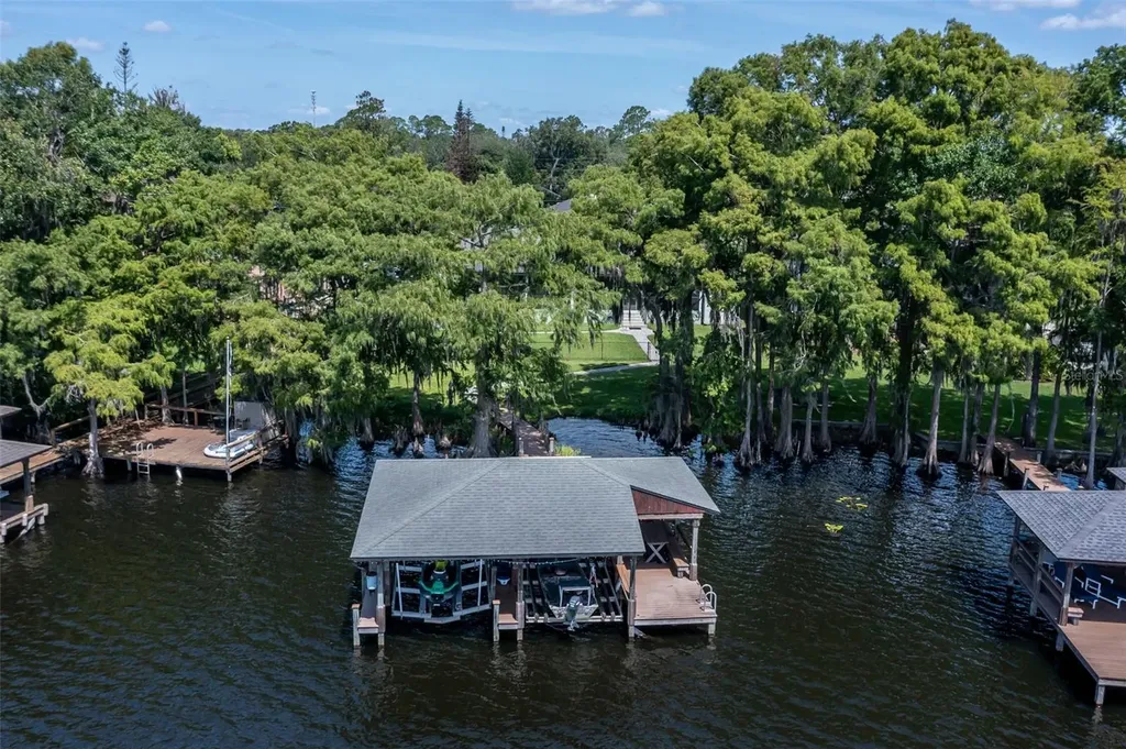 834 Millshore Drive Chuluota FL 32766