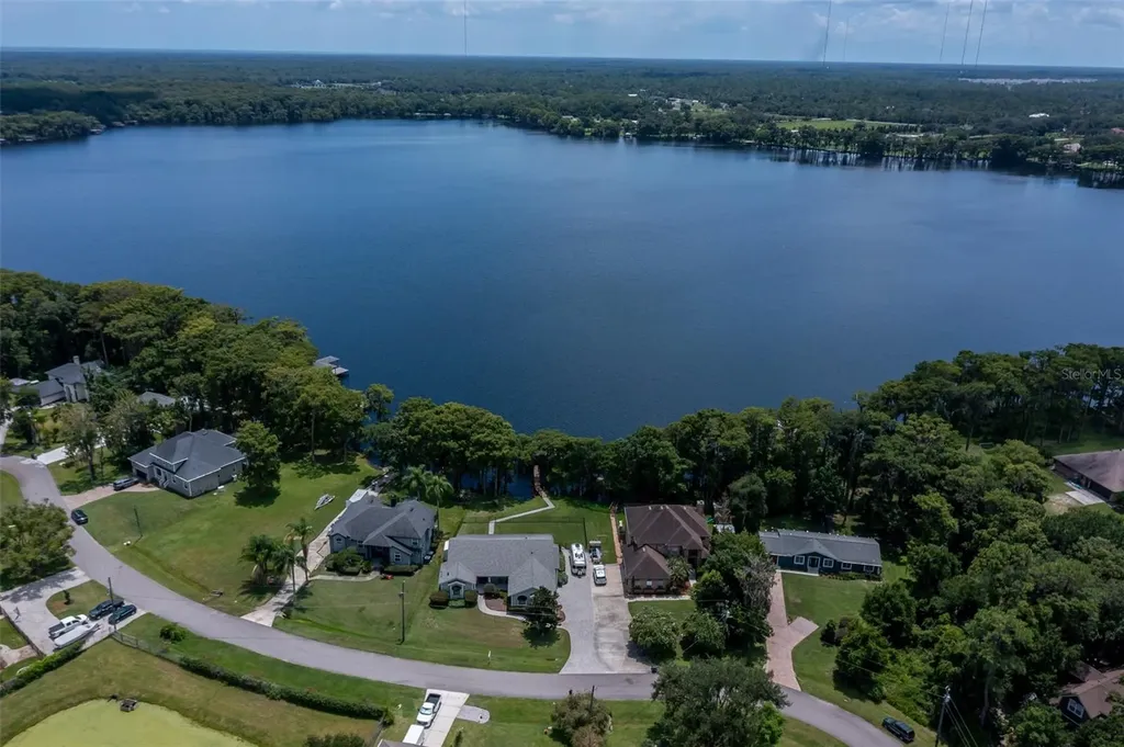 834 Millshore Drive Chuluota FL 32766