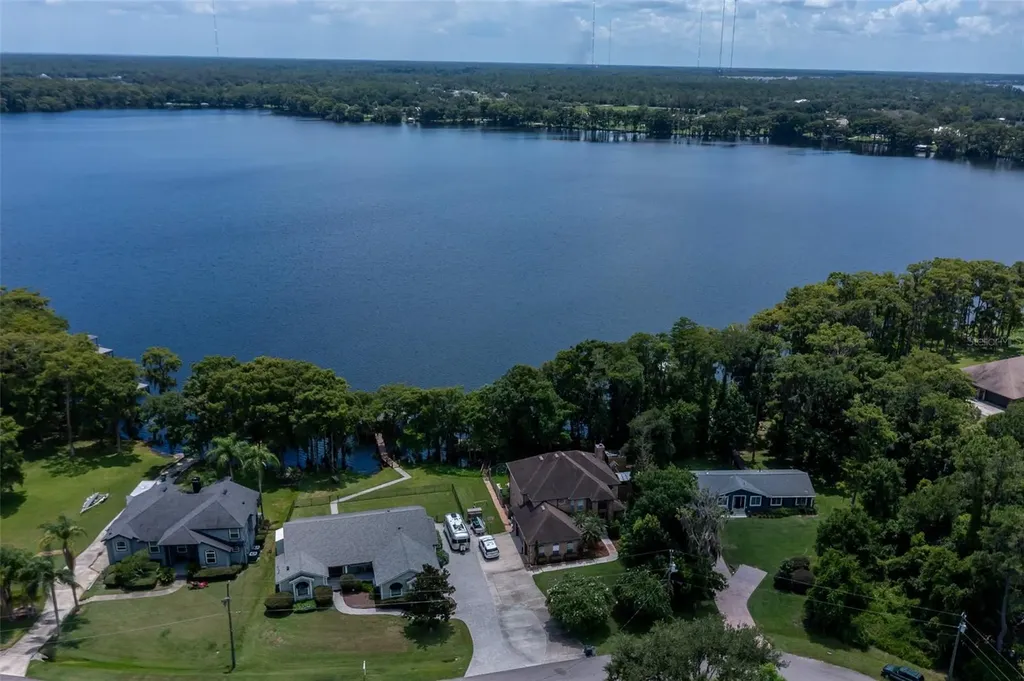 834 Millshore Drive Chuluota FL 32766