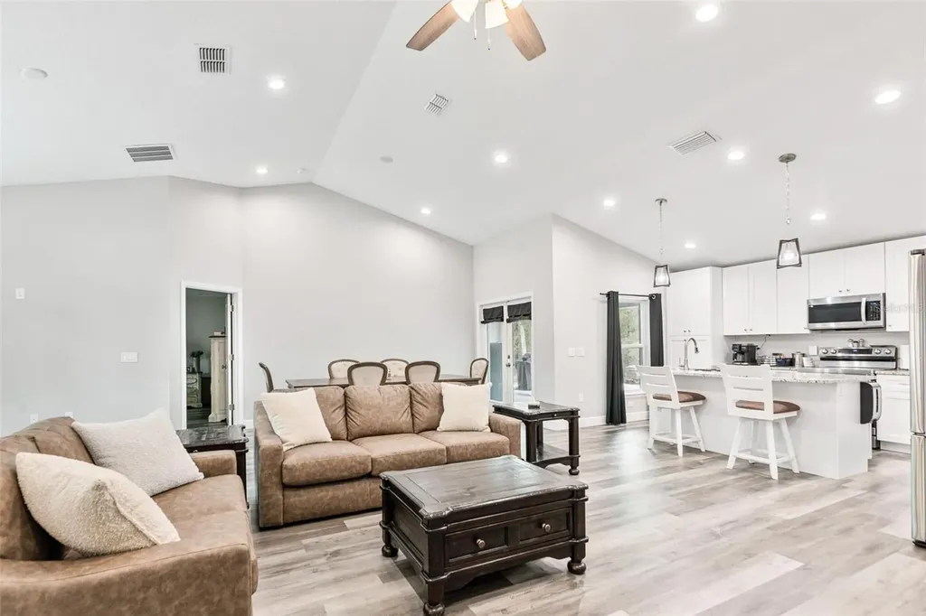 2145 Hamilton Avenue Orange City FL 32763