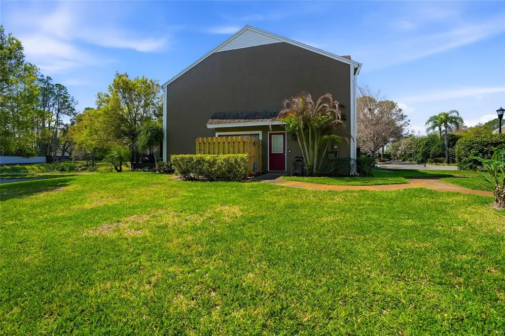 16511 Lake Brigadoon Circle Tampa FL 33618