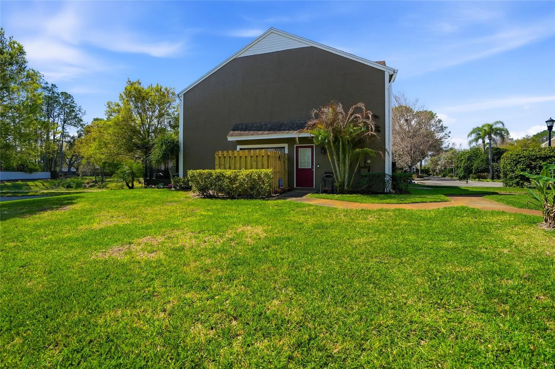 16511 Lake Brigadoon Circle Tampa FL 33618