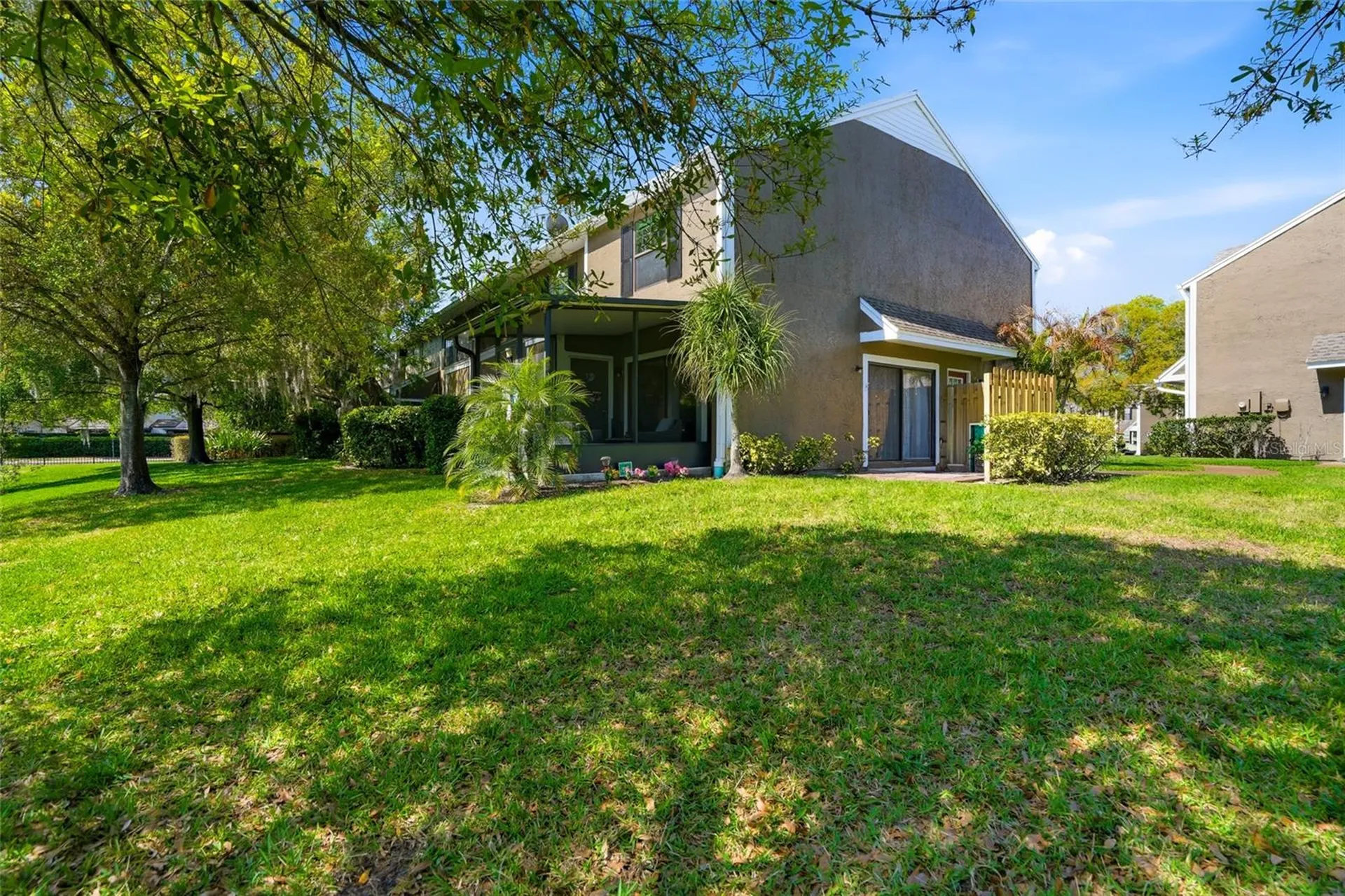 16511 Lake Brigadoon Circle Tampa FL 33618