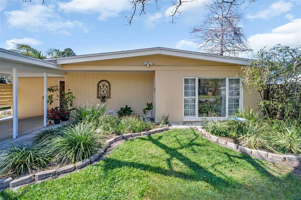 1884 San Mateo Drive Dunedin FL 34698