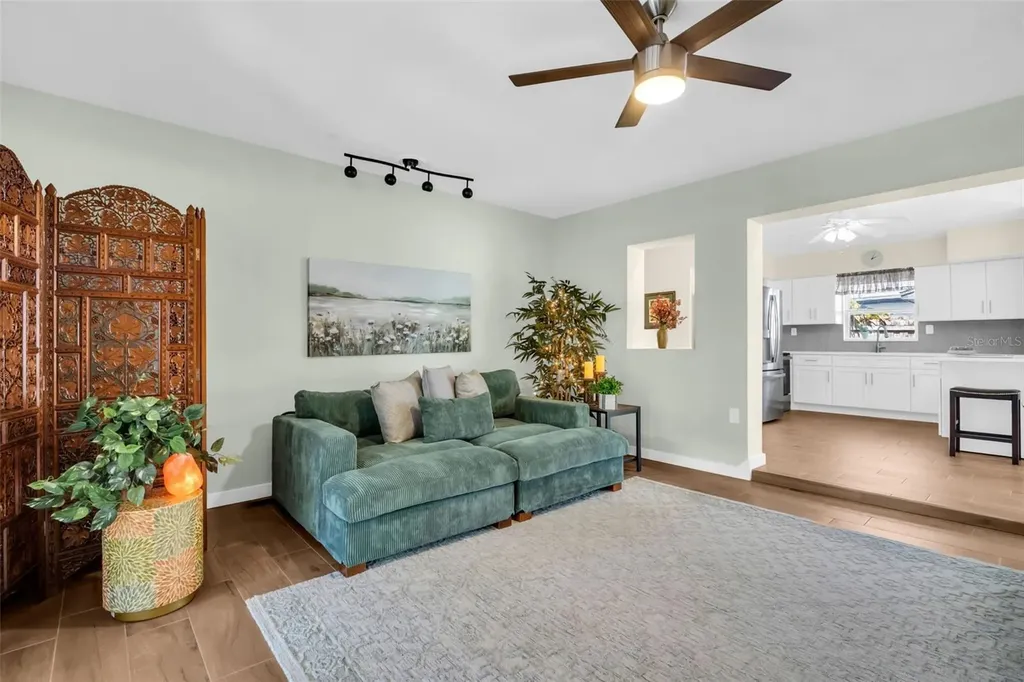 1884 San Mateo Drive Dunedin FL 34698