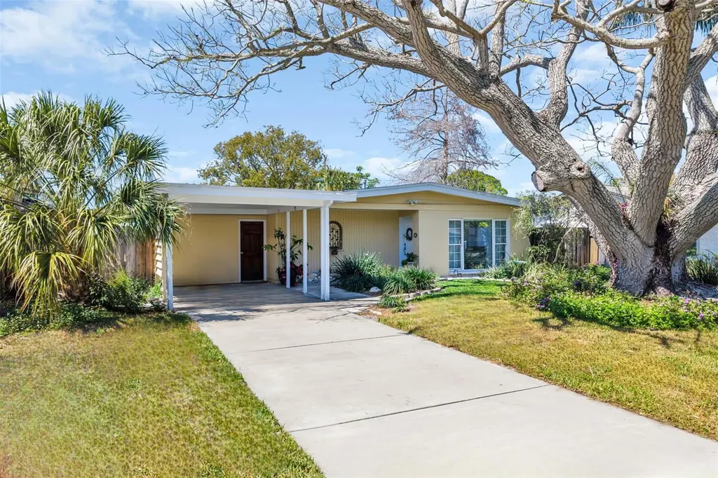 1884 San Mateo Drive Dunedin FL 34698