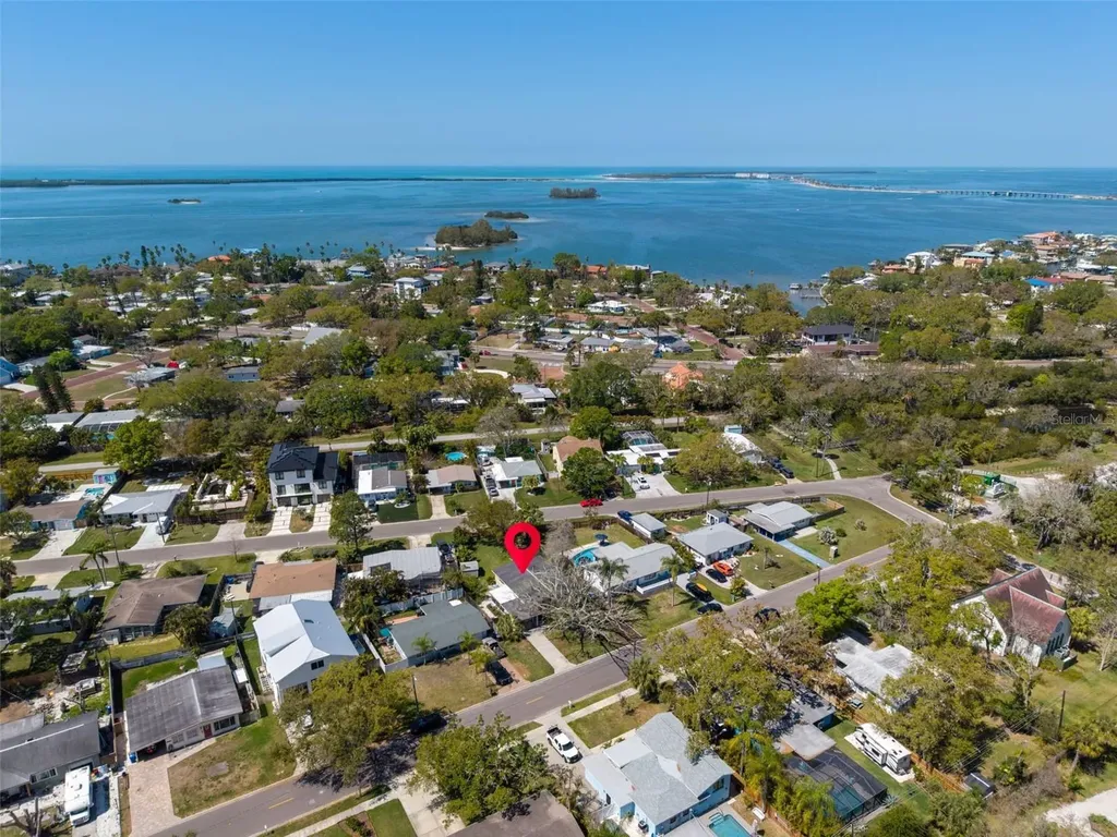1884 San Mateo Drive Dunedin FL 34698