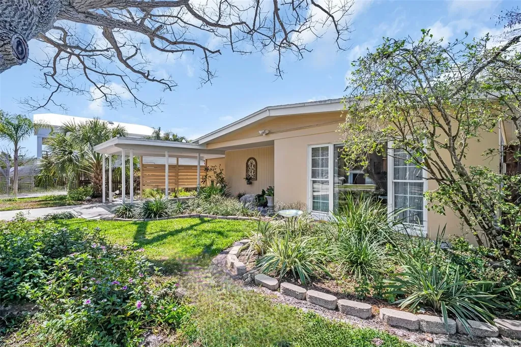 1884 San Mateo Drive Dunedin FL 34698