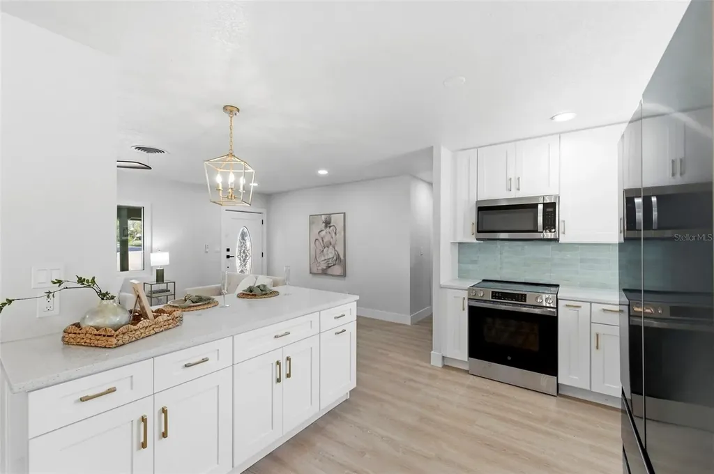 5220 27th Avenue N St Petersburg FL 33710