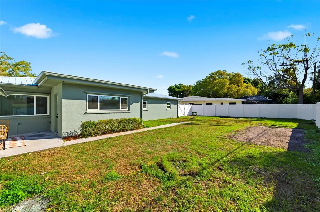 5220 27th Avenue N St Petersburg FL 33710