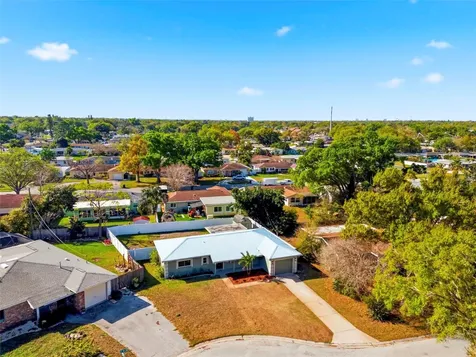 5220 27th Avenue N St Petersburg FL 33710