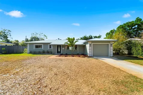 5220 27th Avenue N St Petersburg FL 33710