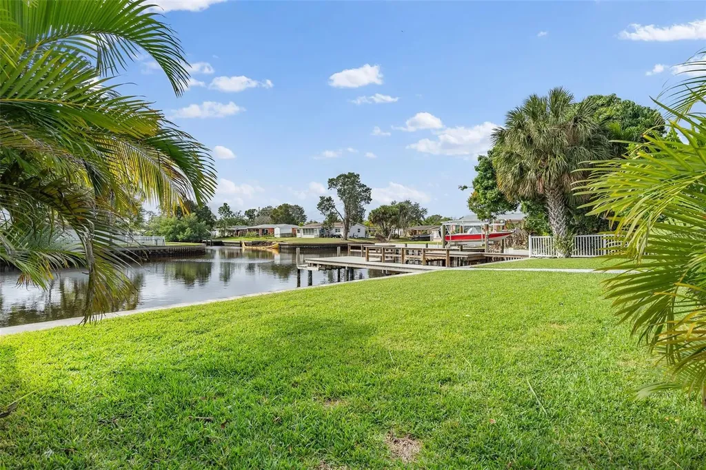 170 98th Avenue N St Petersburg FL 33702