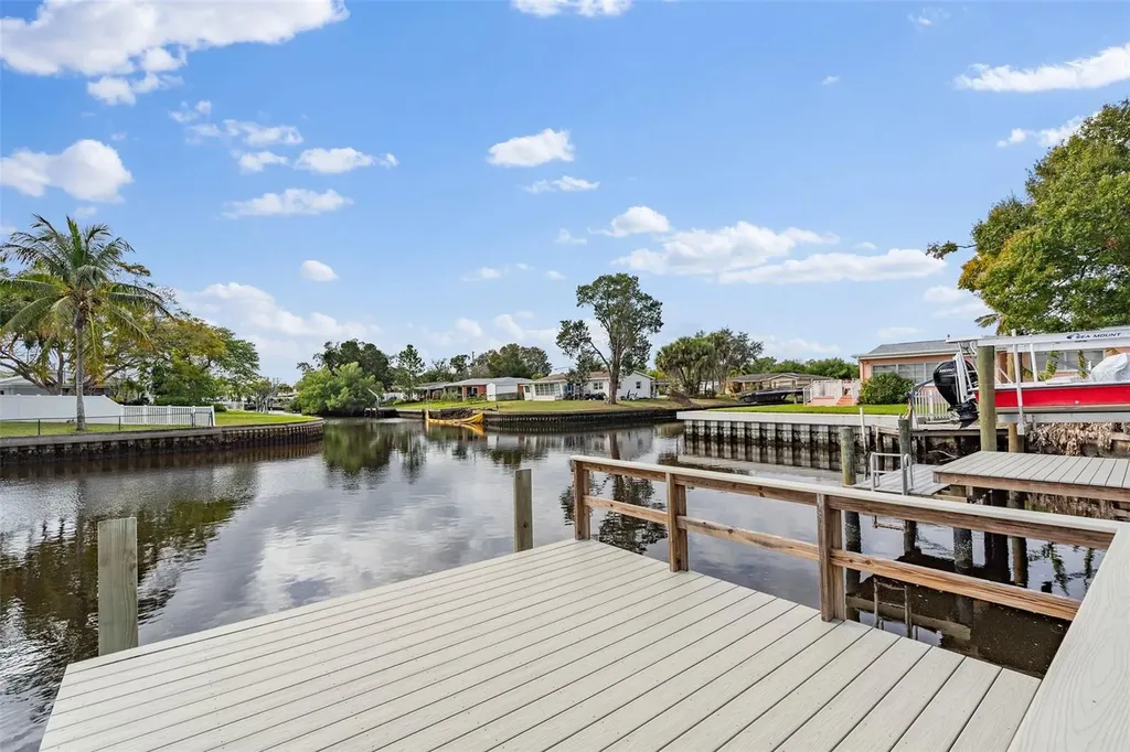 170 98th Avenue N St Petersburg FL 33702
