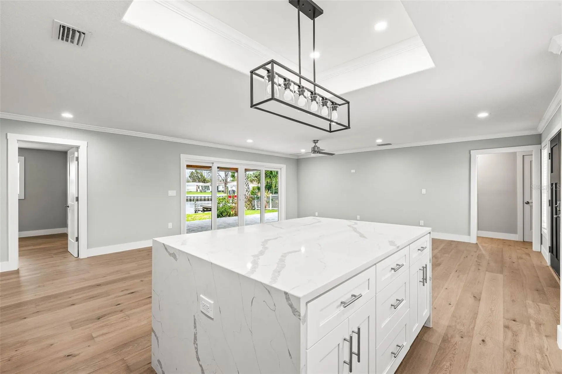 170 98th Avenue N St Petersburg FL 33702