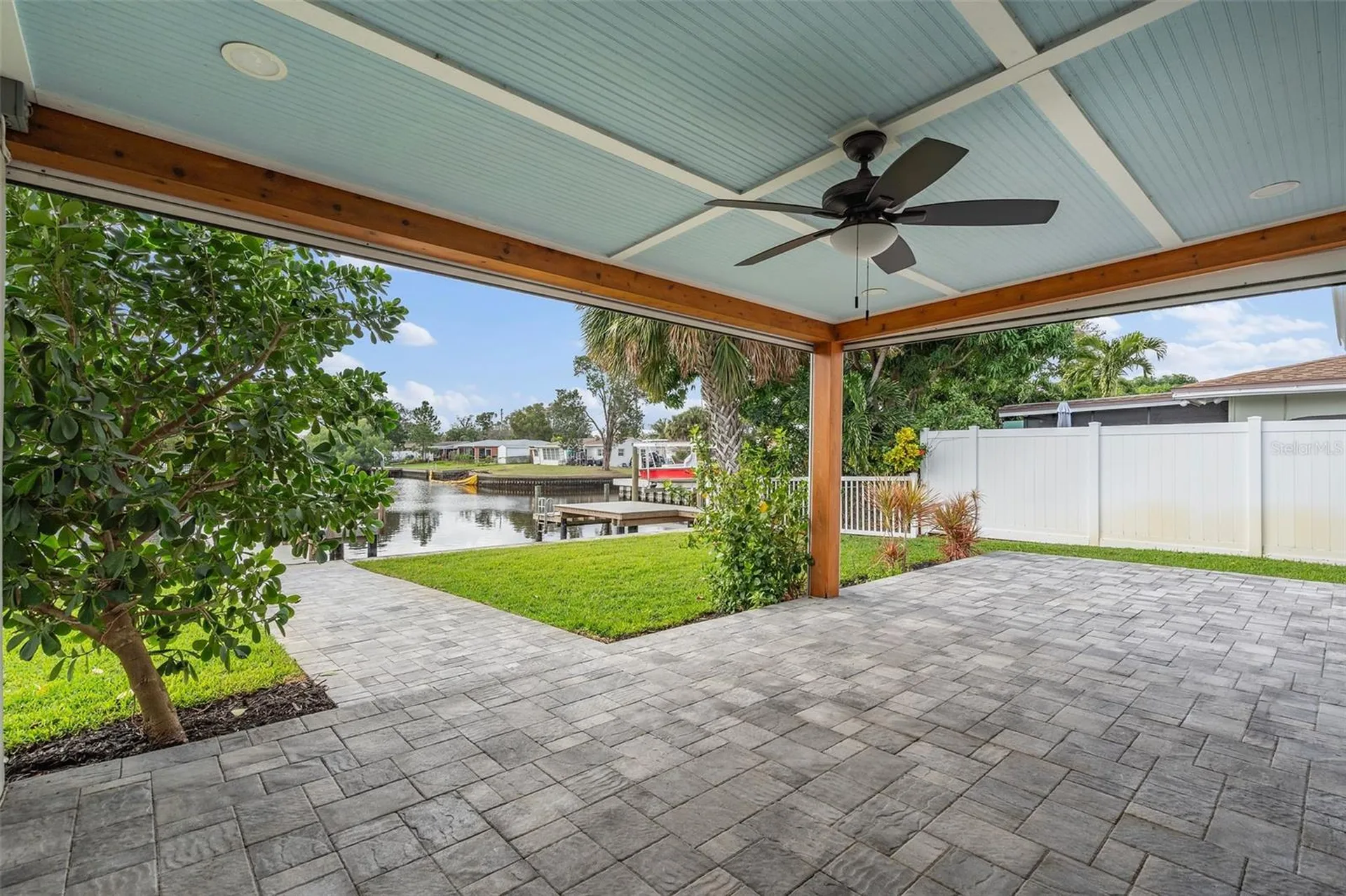 170 98th Avenue N St Petersburg FL 33702