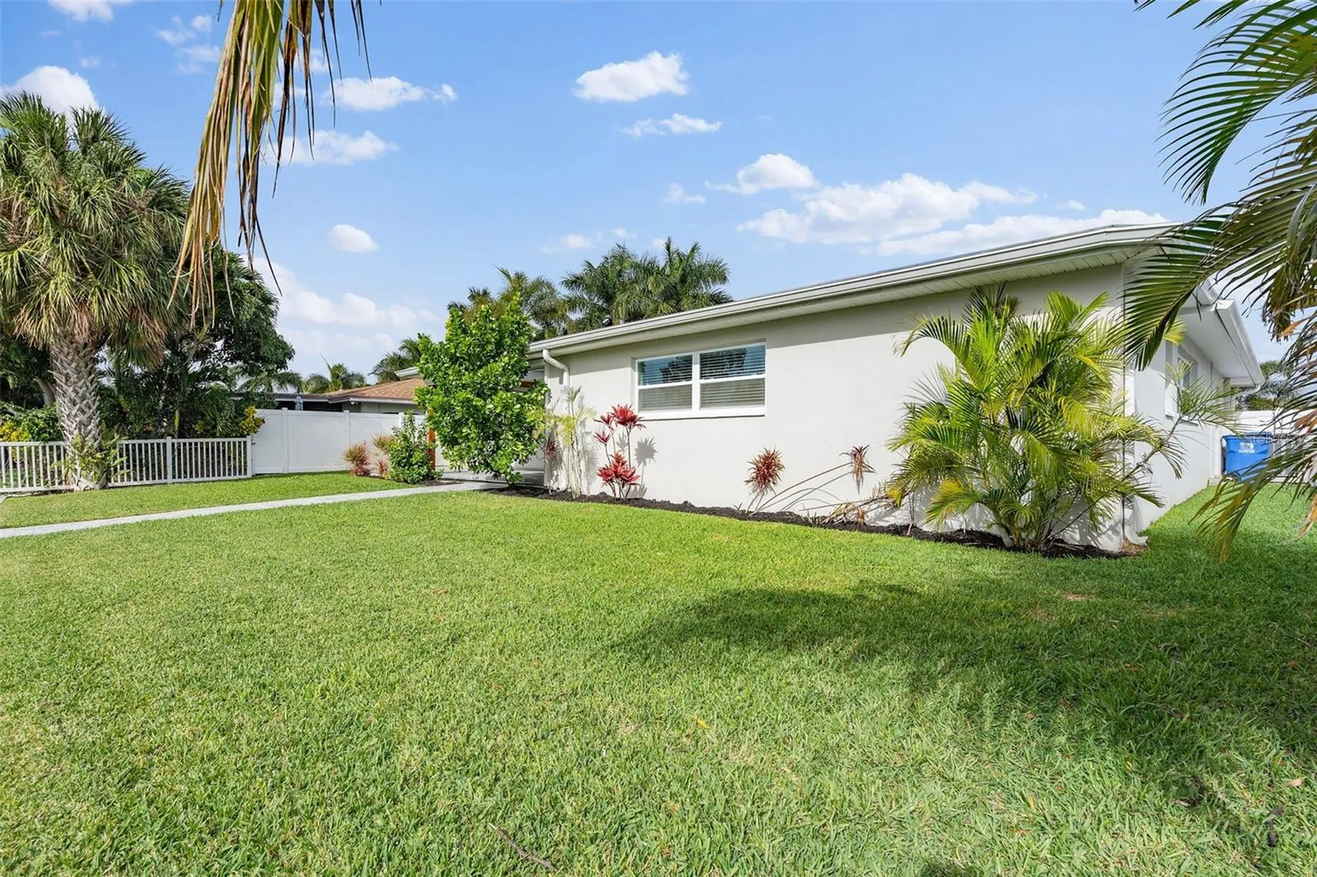 170 98th Avenue N St Petersburg FL 33702