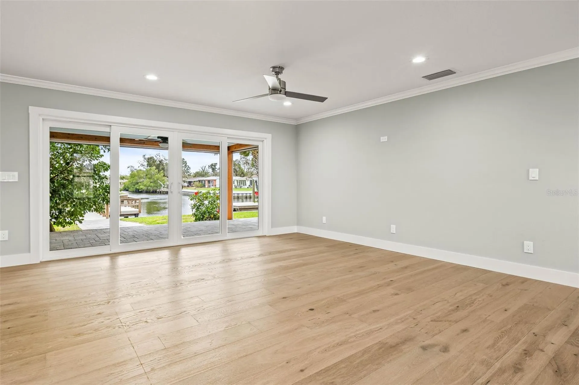 170 98th Avenue N St Petersburg FL 33702