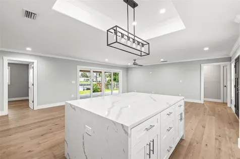 170 98th Avenue N St Petersburg FL 33702