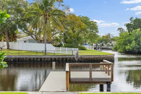 170 98th Avenue N St Petersburg FL 33702