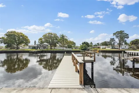 170 98th Avenue N St Petersburg FL 33702