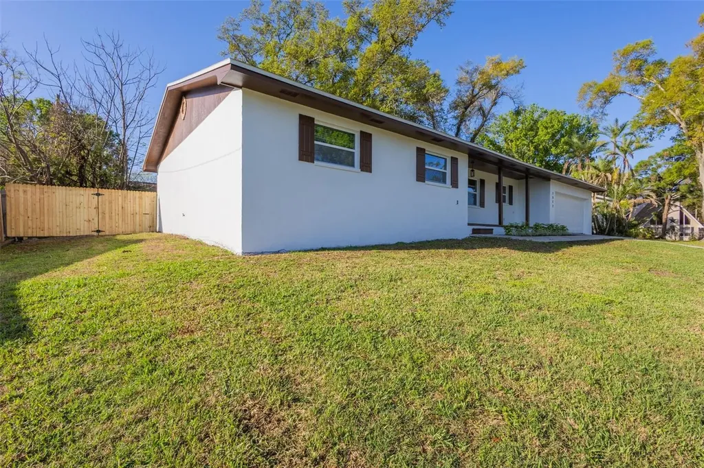 1517 Hallam Court N Lakeland FL 33813