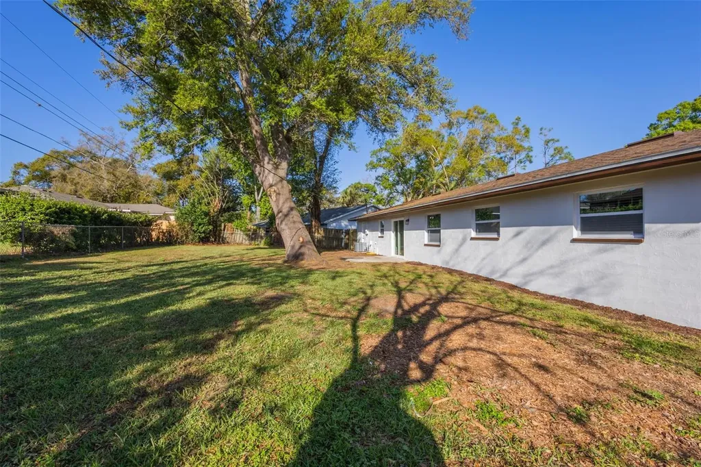 1517 Hallam Court N Lakeland FL 33813
